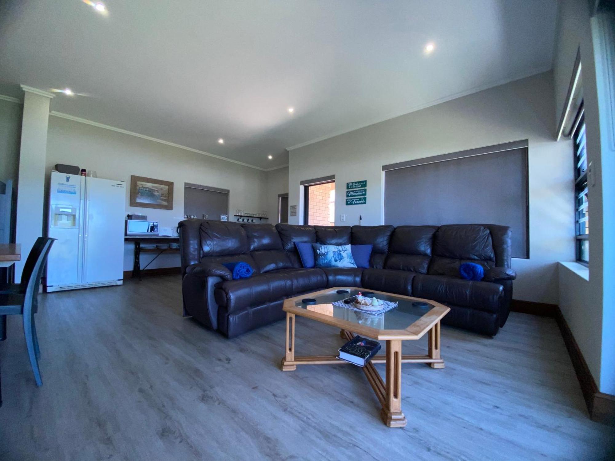 River Daze Stilbaai Luaran gambar